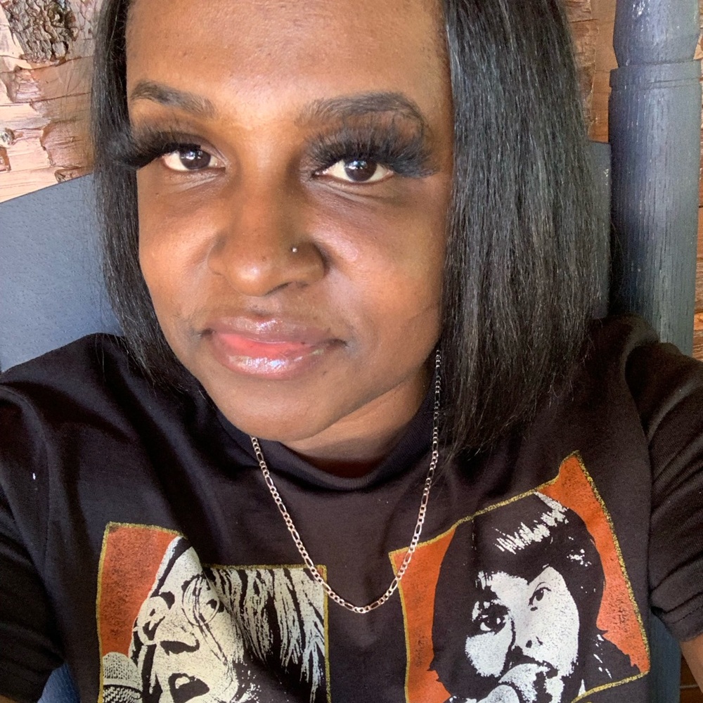 Meet your Posher, Deidra
